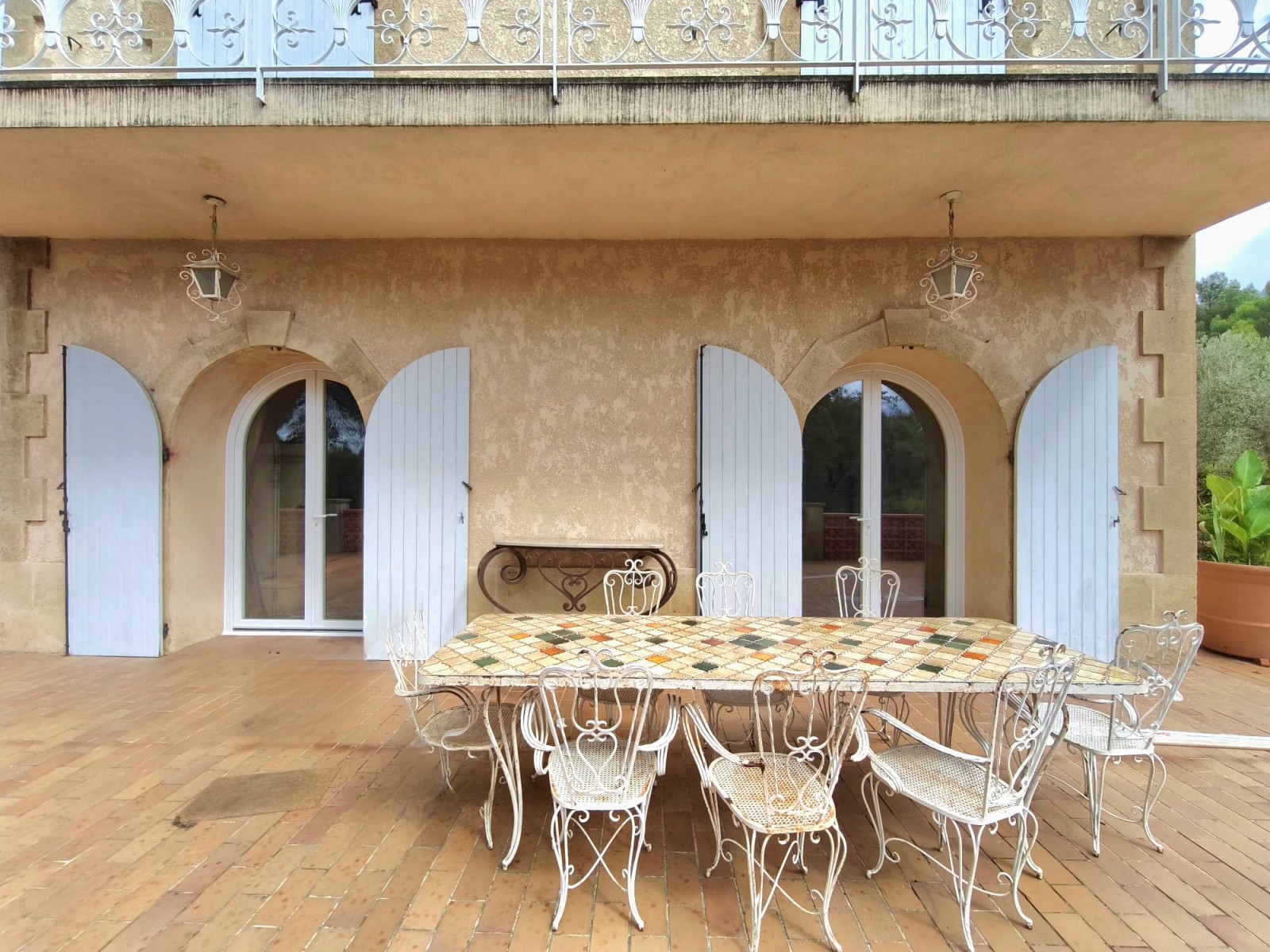 installation de 3 portes fenêtres cintrées en PVC près de Septemes.