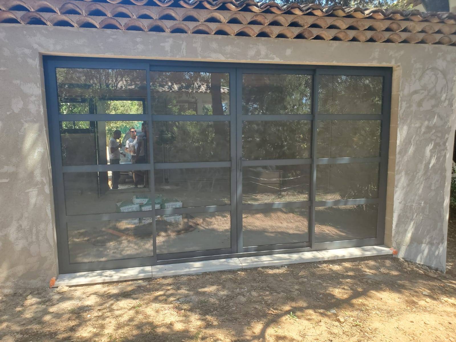 Installation de coulissants GY avec traverses en aluminium Technal près de Meyrargues