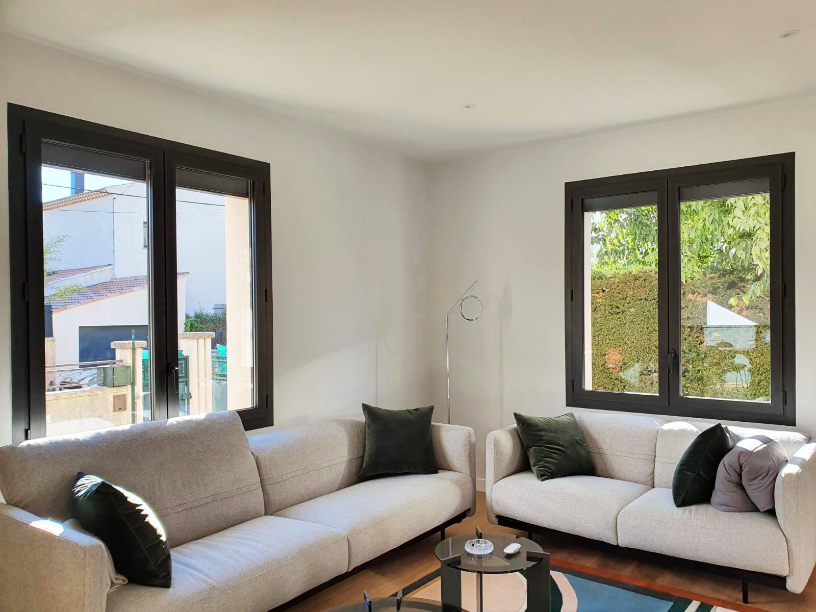 Installation de menuiseries en aluminium Technal à Cabries