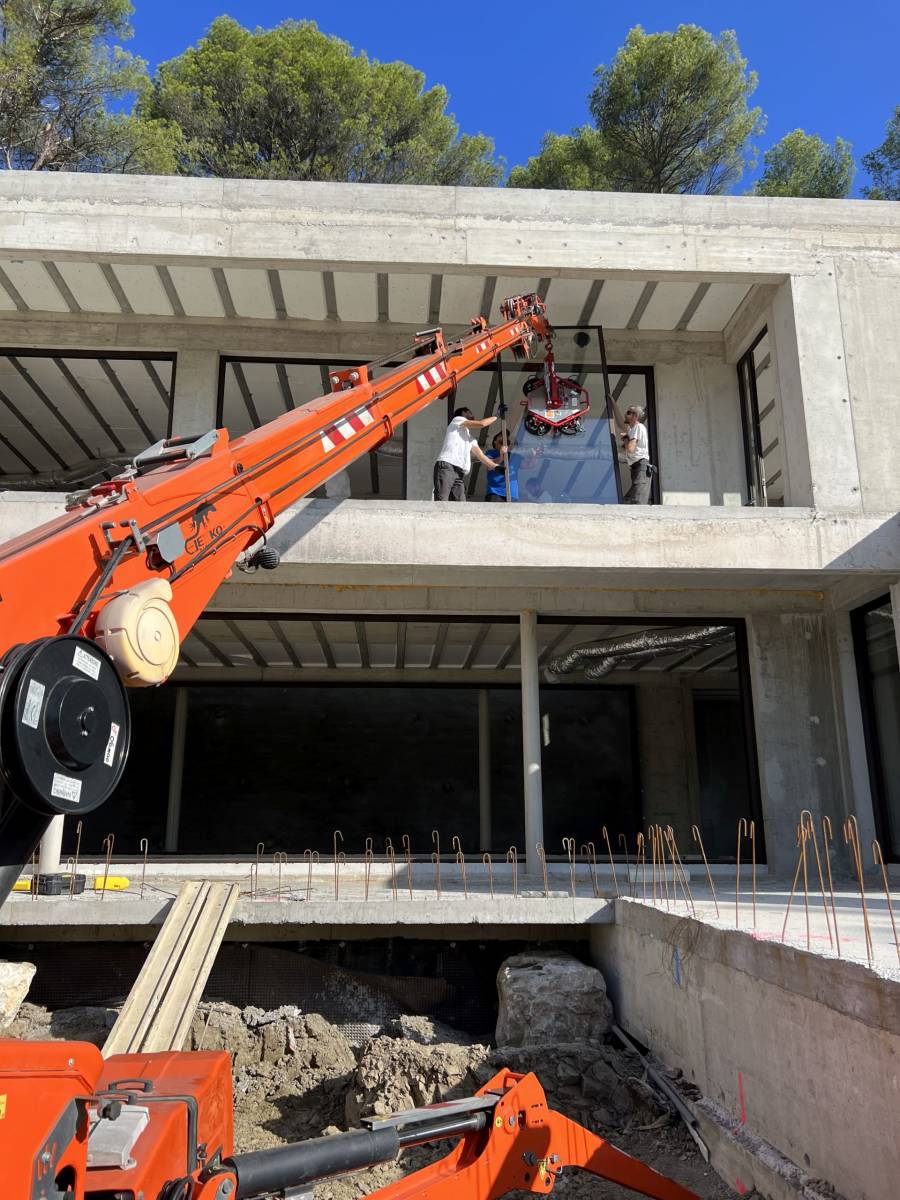 Fourniture et pose de stores sur mesure pour pergola et véranda Aix-en-Provence
