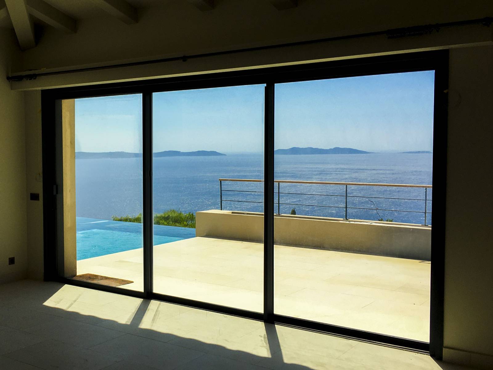 “Produit/Service + Spécificités + Géolocalisation“ 