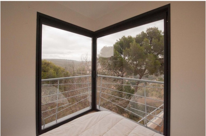 Construction sublimée par des menuiseries en aluminium Technal près d'Aix en Provence