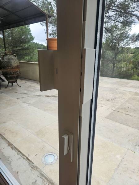 Fabrication et installation de menuiseries en aluminuim Technal près de Marseille