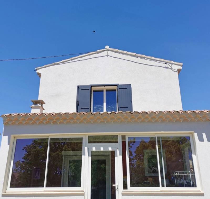 Installation de volets en aluminium Technal près de Belcodène