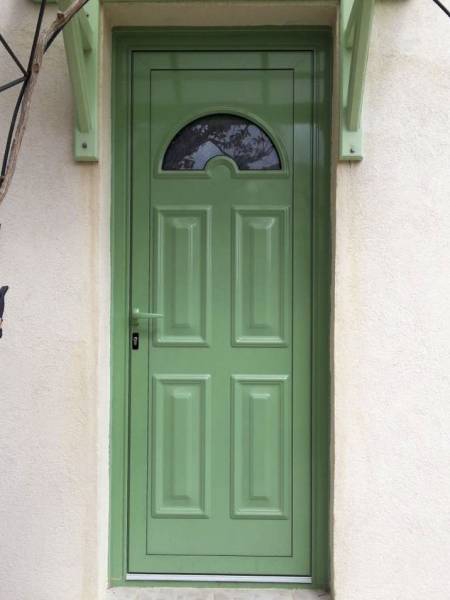 Installation d'une porte en aluminium de marque Euradif près de Mimet