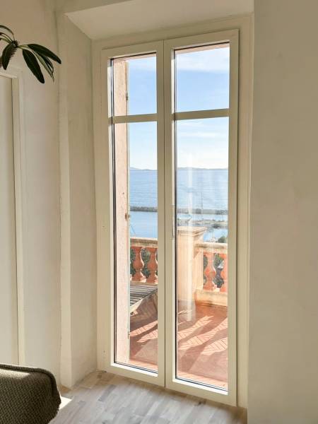 Remplacement des baies vitrées en aluminium Technal de cette magnifique maison près de Lambesc