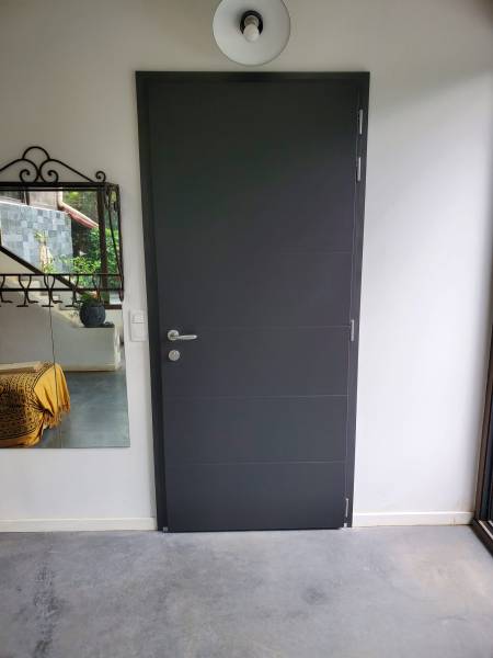 installation d'une porte d'entrée de la gamme 