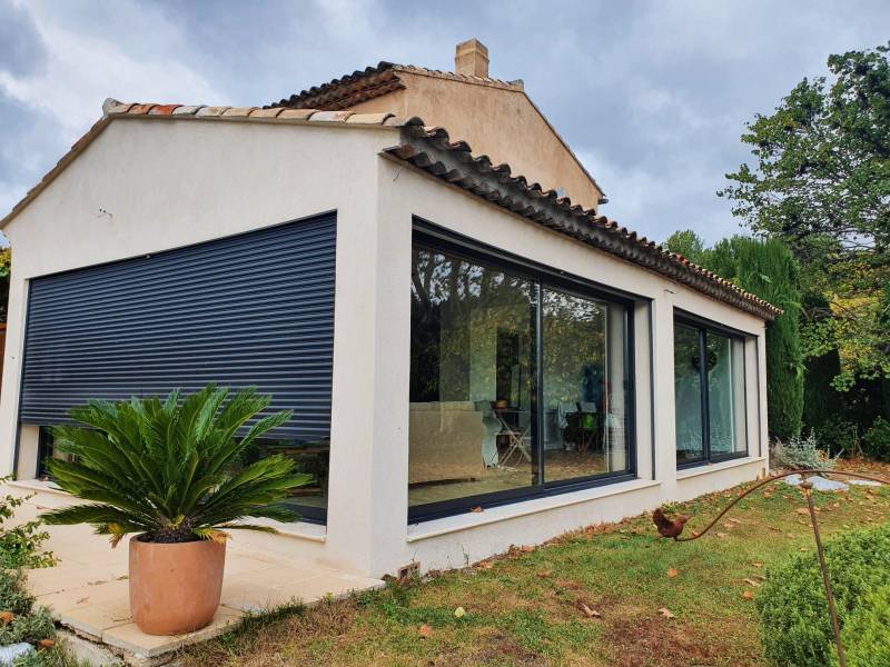 INSTALLATION DE VOLETS ROULANTS SUR UN AGRANDISSEMENT à Bouc bel air