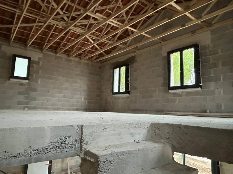 Installation de portes d'entrée en aluminium Technal près de Peynier