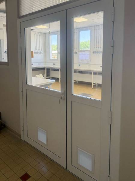 Installation de plusieurs portes de service près de La Bouilladisse