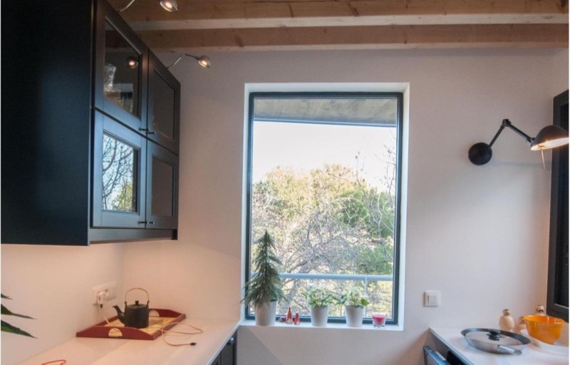 Construction sublimée par des menuiseries en aluminium Technal près d'Aix en Provence